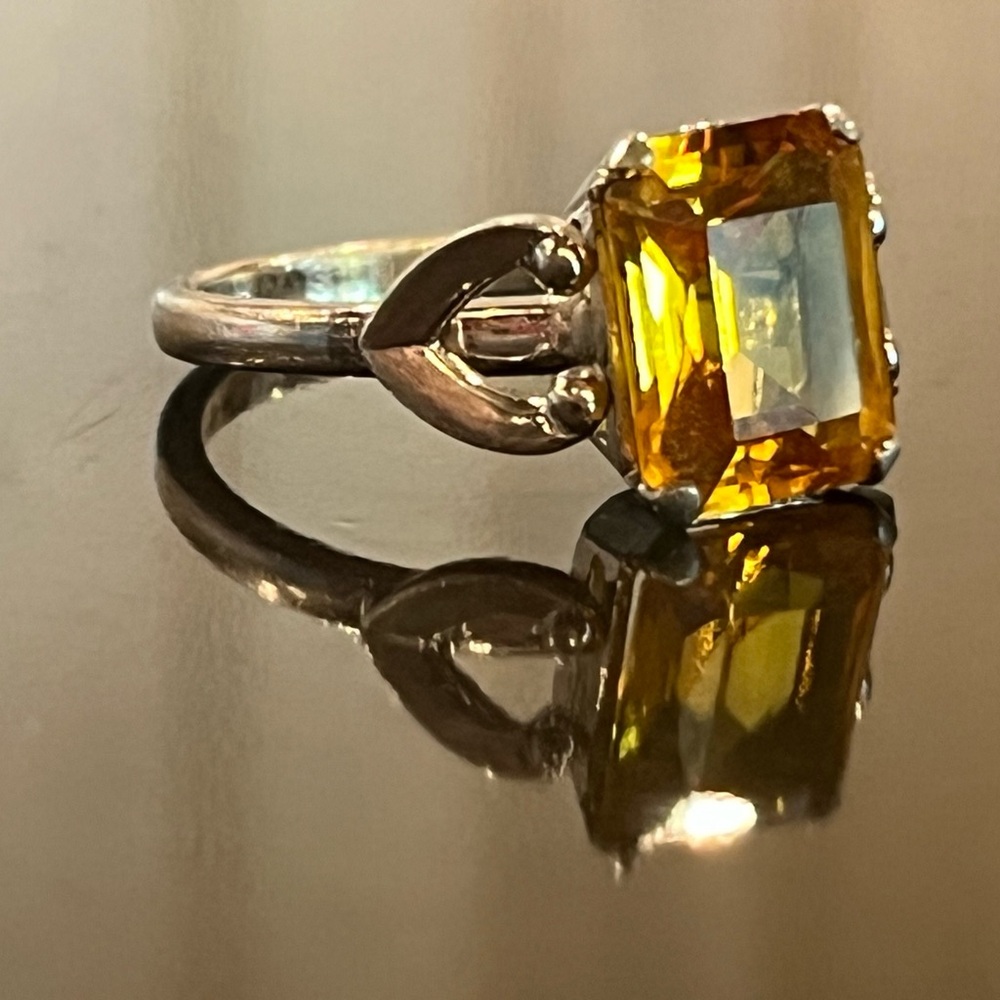 Elegant Sterling Silver Ring with Citrine glass stone 6.5 size